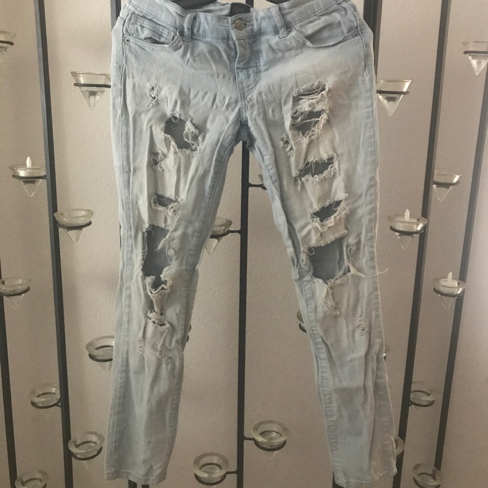 XSOLDX Mossimo Supply Co ripped denim